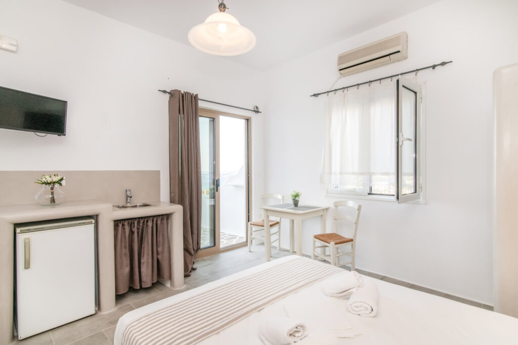 Διαμονή στην Τήνο