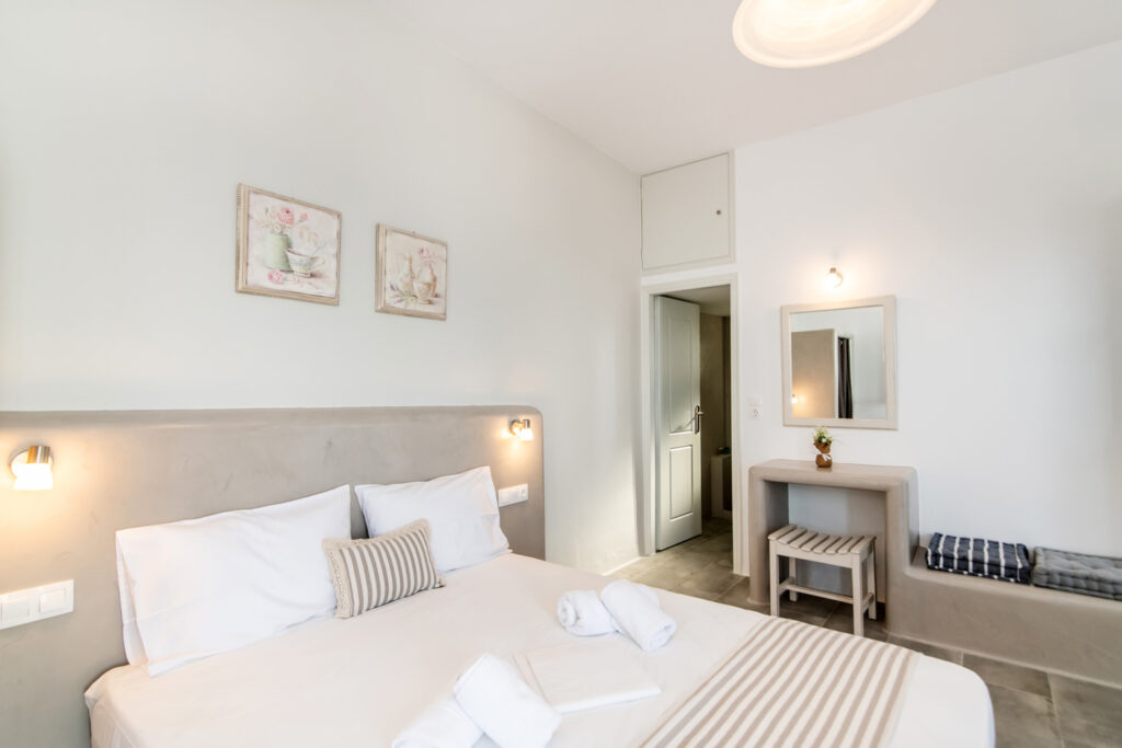 Διαμονή στην Τήνο