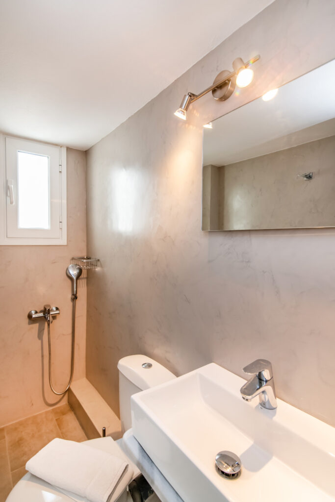 Διαμονή στην Τήνο